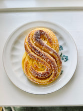 Ladda upp bild till gallerivisning, Saffranssnurra